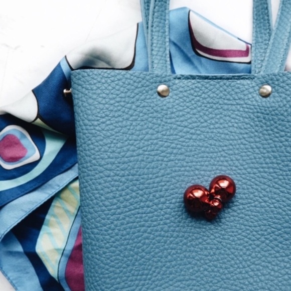 "Hello, Im Blue Ivy" (CLOSING CLOSET SALE) - Picture 5 of 6